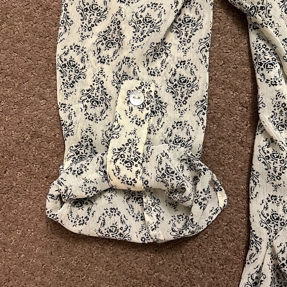 Ivory blouse - Picture 3 of 5
